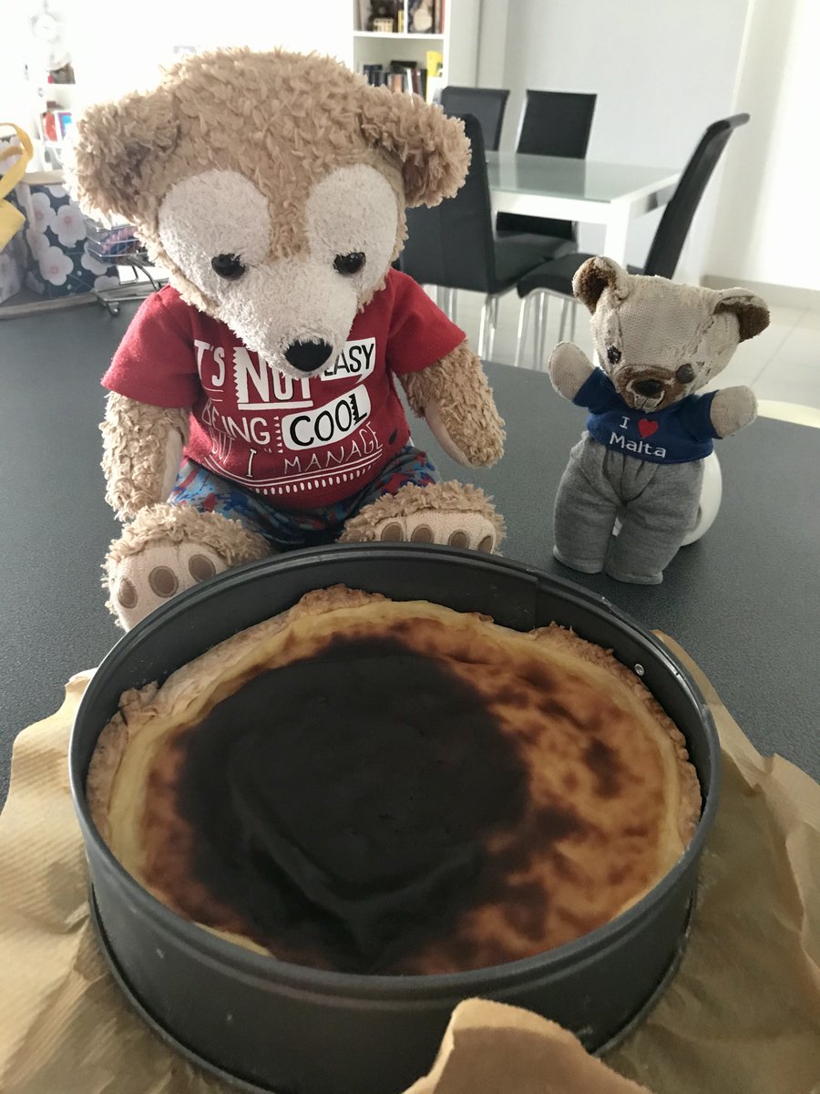 _Colargol_'s tweet image. Hello Twitter World ! How's everyone doing 🧸 ? Anyone'd like some custard tart🍰 ? Check the #recipe  here : colargolie.com/2020/09/16/phi… I hope you'll enjoy😚 ! #Wednesdaycooking #WednesdayMotivation  #plushies #homemadefood #pastry