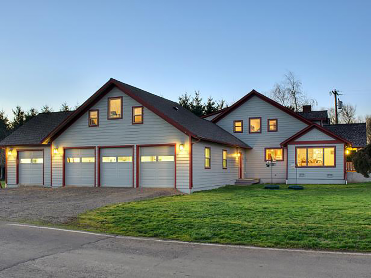 MARKIVBuilders's tweet photo. Even though an addition adds new square footage, it shouldn’t feel like it’s from another world. Here’s how to find that line between the old and the new: https://t.co/EJulNo2yyR https://t.co/X3sWPfOMLW
