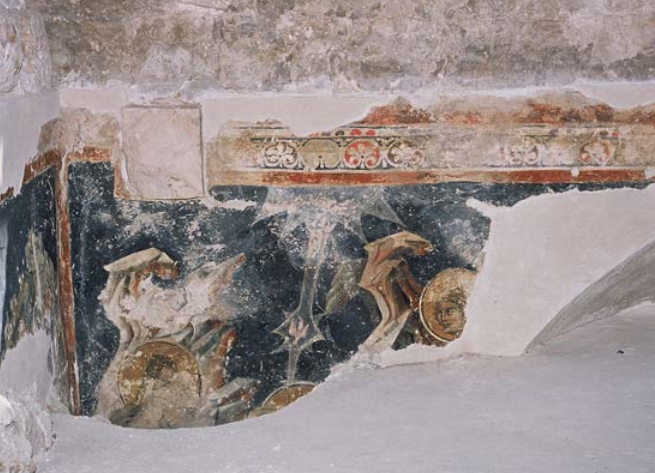 Pravoslavne freske otkrivene 1992.godine ispod maltera u franjevačkom manastiru Male Braće i crkvi Preobraženja Kristova u Dubrovniku.Freske su iz 14.veka i na njima je prikaz Bogorodice Odigitrije i Krštenje Hristovo.