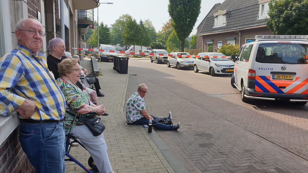 Vanwege een groot gaslek op de Oude Tunnelweg in #Kerkrade zijn woensdag 25 woningen ontruimd.