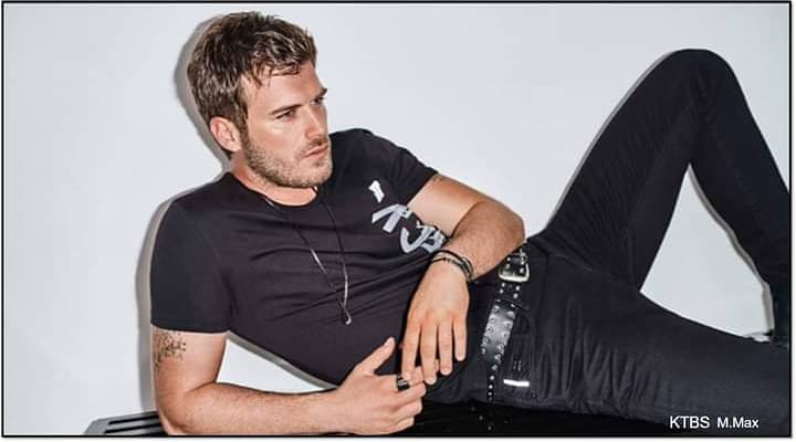 MarciMax1's tweet photo. @Mavi 16 setembro 2019 Saudades💕🇧🇷🇹🇷
#Mavi #MaviBlackPro #mavi #mavisi #bestmodelturkey #bestmodelworld #kivanctatlitug #kivançtatlituğ #kivanc #KurtSeyitveŞura #cesurvegüzel #Çarpışma #kuzeyguney #kuzeyyildizi #gumus_mehmet_melek #kurtseyitvesura #mehmetsadogl
#turkishactor https://t.co/l38OHPEZ5u