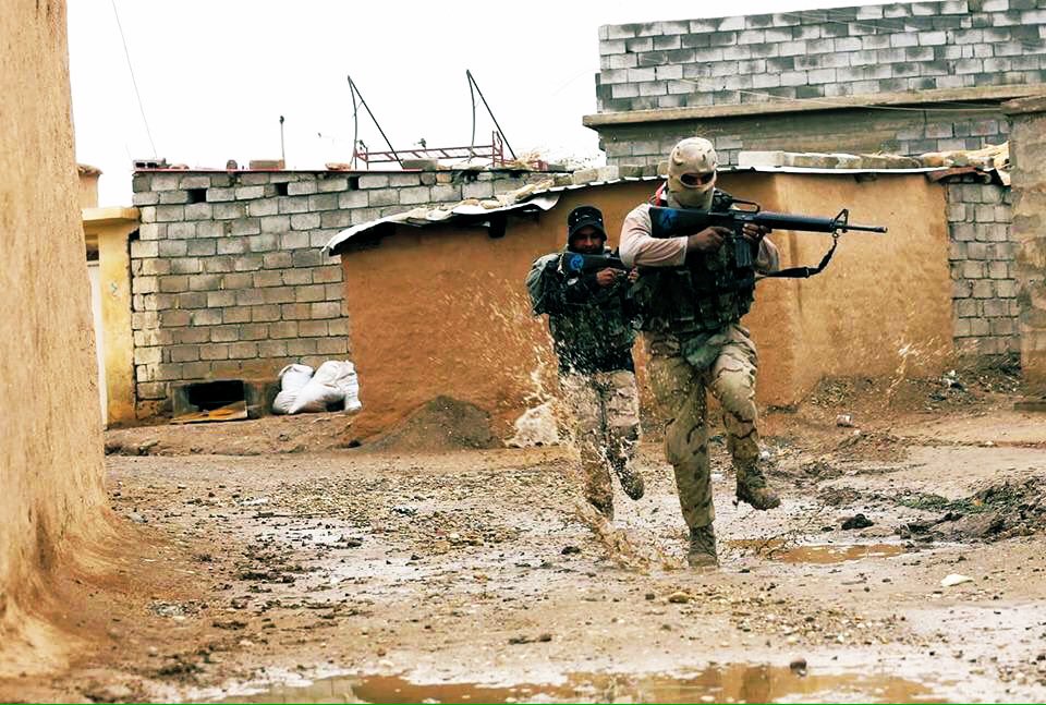 Defense_Iraq's tweet image. Iraqi forces during the clean-up of cities from ISIS in 2015–2016