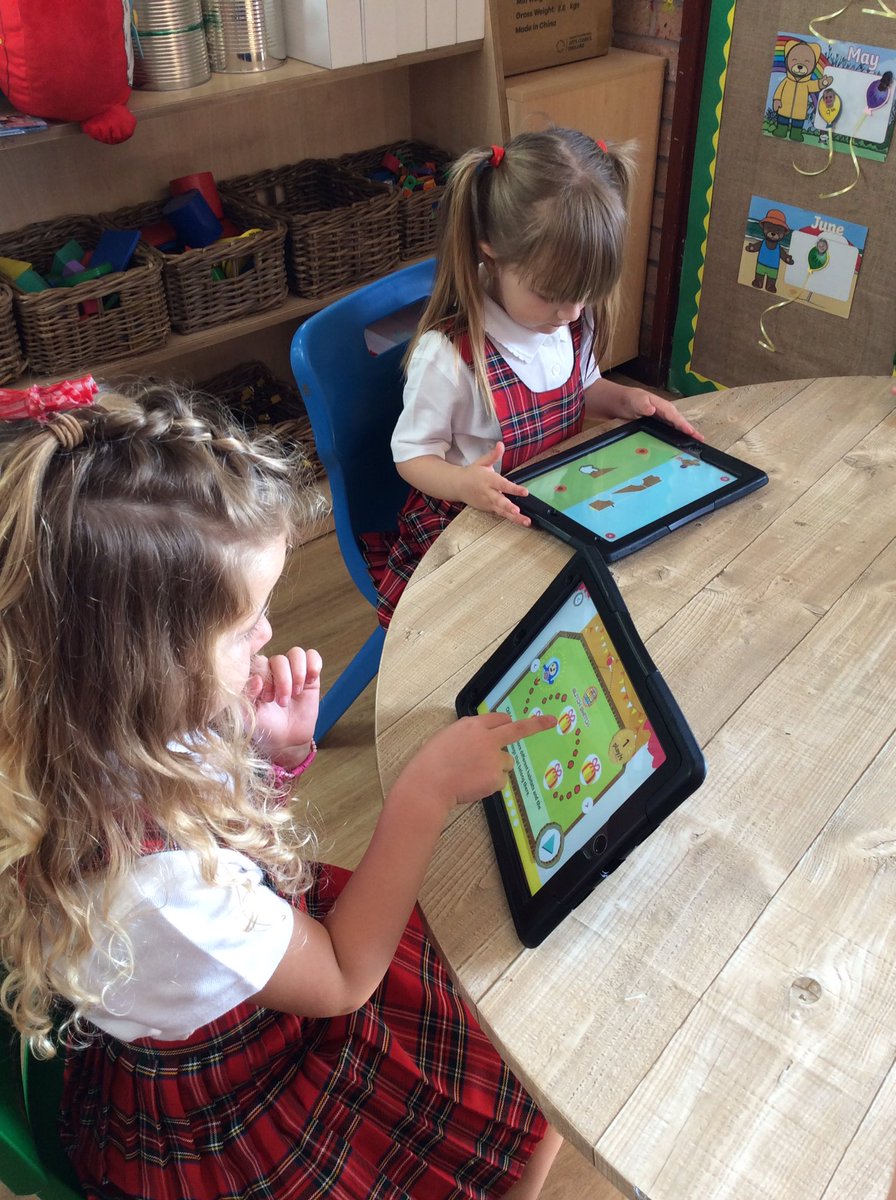 ClassRAspull's tweet image. This afternoon, some of us are exploring using the iPads independently! We are using @CBeebiesHQ Go Explore! #acpseyfs #acpscomputing #eyfstechnology