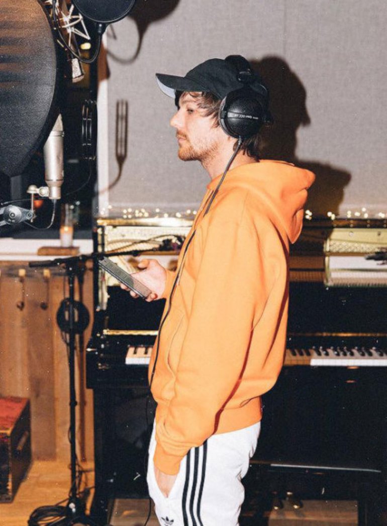 “Dedicated, loyal, and crazy in the best way.” — Louis describing his Louies.