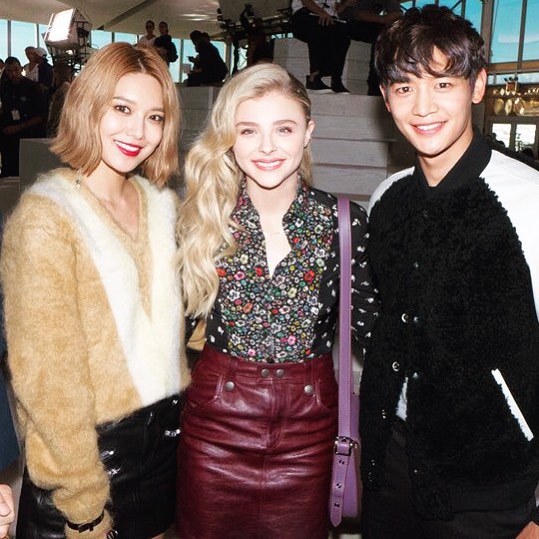 yoongvenus_ot8's tweet photo. 150916 Sooyoung Instagram
With @.chloegmoretz 😍
#CoachSpring2016
#NYFW
#Minho
#sooyoung
#chloegmoretz
#수영 #Sooyoung #소녀시대
#SNSD #GirlsGeneration https://t.co/Ddww9LWLVV