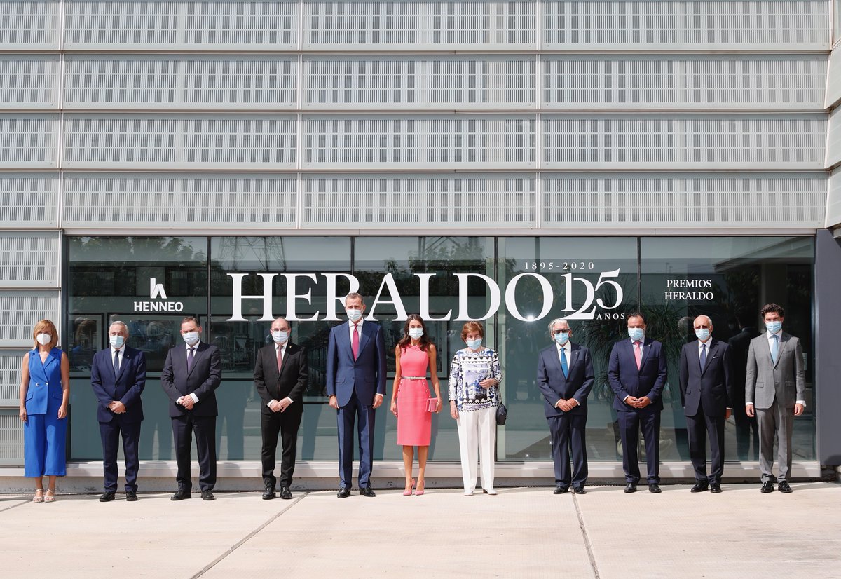 CasaReal's tweet photo. Los Reyes, en Zaragoza para presidir la conmemoración del 125º aniversario de Heraldo de Aragón. https://t.co/gkpUlI3xQ6 https://t.co/moSvi8laeN