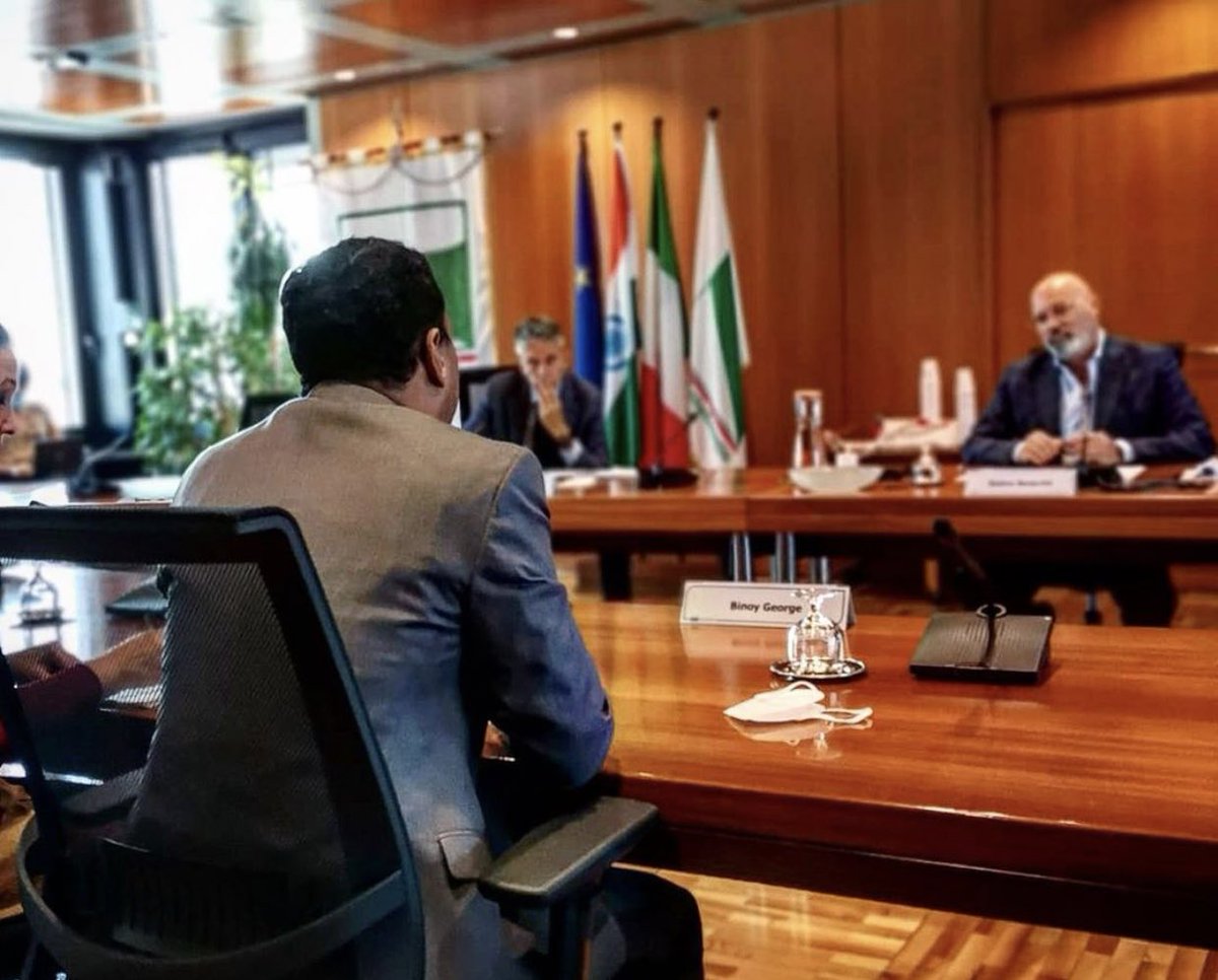 sbonaccini's tweet photo. Oggi ho incontrato il Console Generale dell'India in Italia George Binoy. Ci siamo confrontati sui principali settori manifatturieri, in particolare meccanica e  agroalimentare. E nelle prossime settimane svilupperemo progetti per nuove opportunità per le imprese  
🇮🇹🤝🏻🇮🇳 https://t.co/WVn2oqnrka
