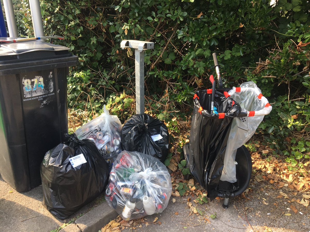 westfieldsue's tweet photo. Another #GBSeptemberClean today 4 @dorsetdevils litter picked the West Hill area in Bournemouth. This was our final 4 bags, in total we picked up 10 large bags. #HandicartDuo was a godsend 😇 #Litterpickers #streetclean #KeepBritainTidy #LoveWhereYouLive #DorsetDevils #WeCare https://t.co/1LvEg0FNT9