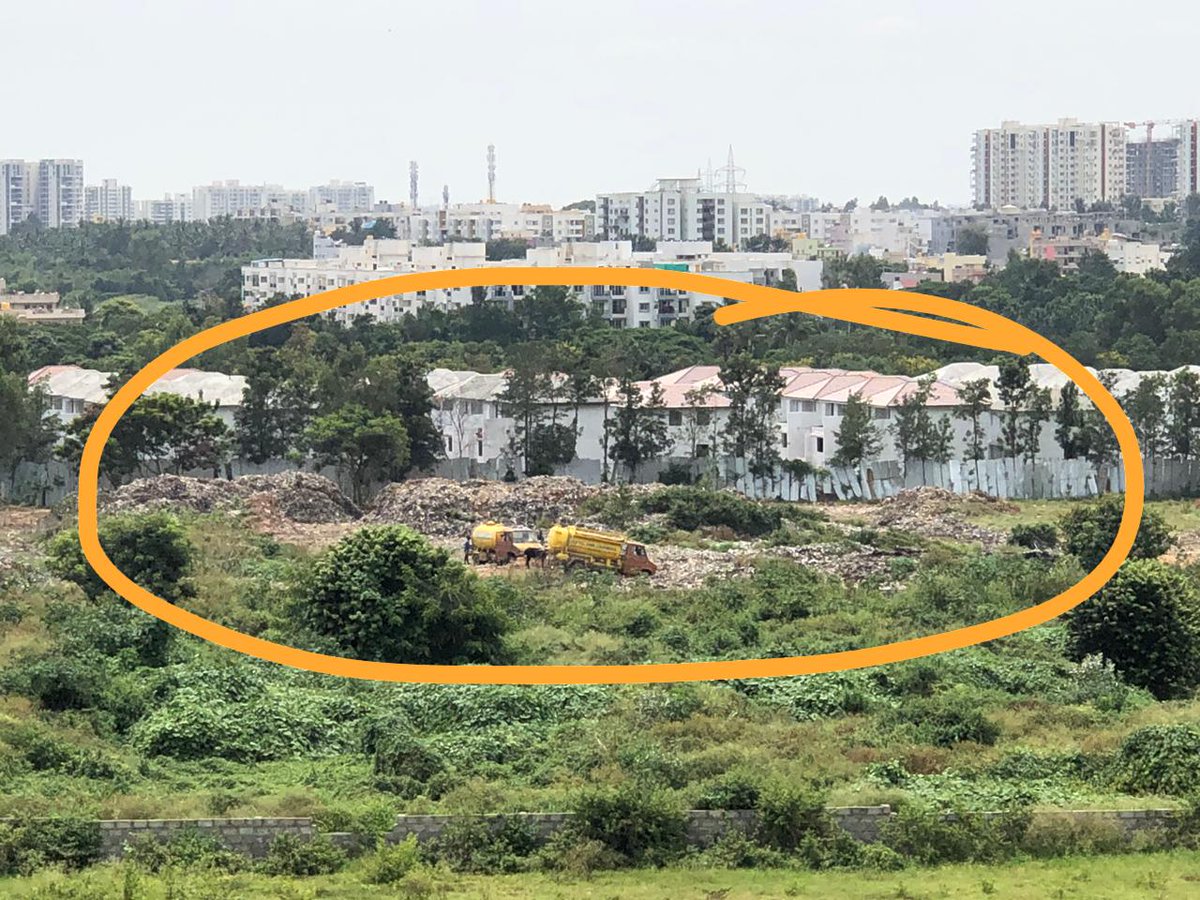 sahilintell's tweet photo. @BBMP_MAYOR @BBMPSWMSplComm  @BBMPSWMJtComm @ArvindLBJP @PCMohanMP @swachhbharat @SwachhBharatGov 

Garbage being dumped in plots next to Ahad Excellencia Society and Notre dam school. Village: Chikkanayakanahalli, Bangalore East. Trucks used have written BBMP at work.
Refer pics https://t.co/j7sI1iYbsu
