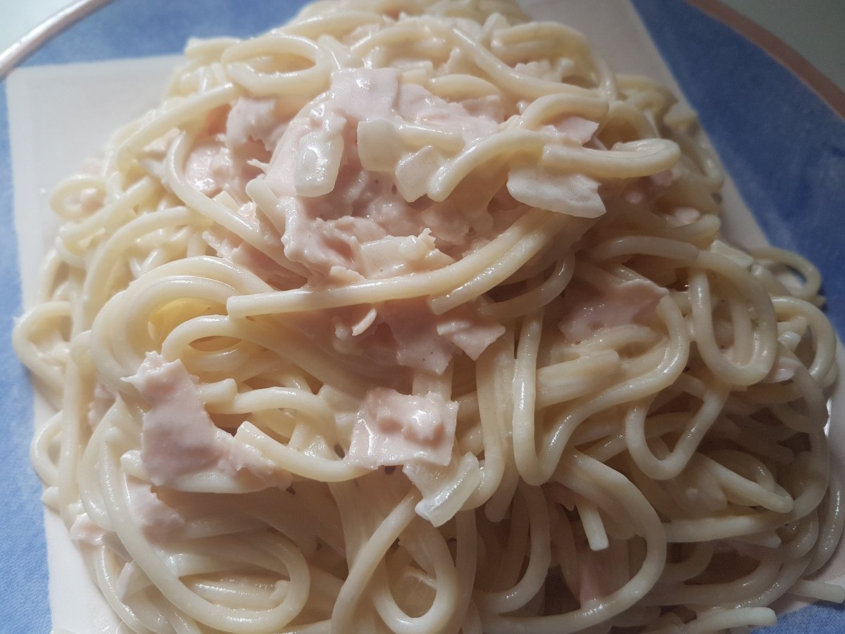 Pasta carbonara 🤤😍
#pasta #italiana #huevo #rico #sano #meat #verano #saludable #sal #comidamediterranea #eat #acomer #buenisimo #buenprovecho #hayqueprobarlo #food #healthy #homecooking #instalike #delicius #instagood #nutritius