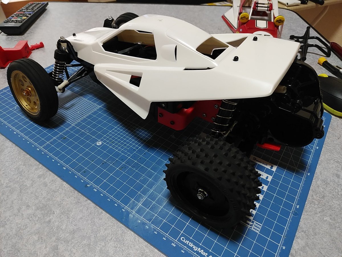 グラスホッパー2+DT02の、 手直しとメカ積み完了♪ でも秋雨前線が