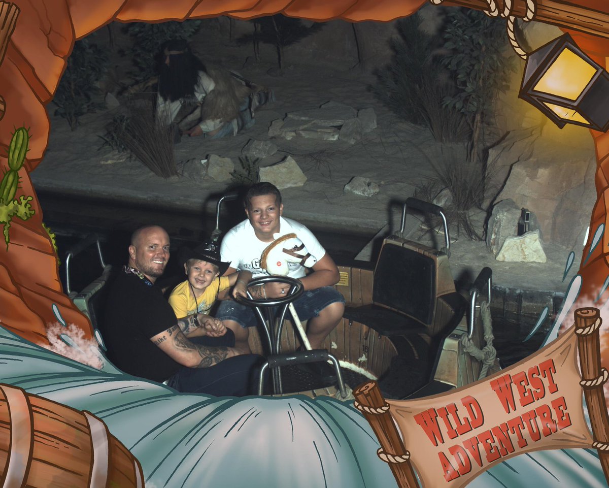 Herinneringen maken met mijn twee jongste jongens vandaag en dat voelt goed ! Vanochtend getraind en gewerkt daarna met Mike naar de Kaak chirurg en gelukkig kan die nog lachen en nu even een paar uurtjes samen en dat geluk zit hem in kleine dingen ....#dankbaar