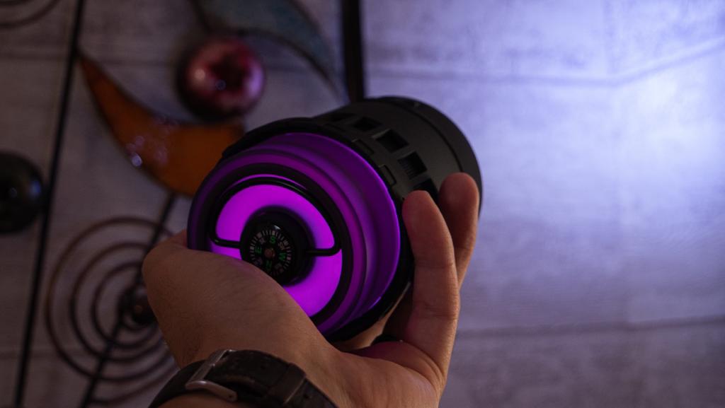 Enermax_FR's tweet photo. Savourez le #bonheur d'être dorés par un bel #été indien pour vous #poser et profiter des dernières #summer #vibes avec nos enceintes #LED #Bluetooth 7-en-1 #Pharoslite! #Parfaites que ce soit en #rando, au #camping, ou au #Parc @SkinnZer vous en fait gagner une paire bientôt😎🍀 https://t.co/iQgJP8yDsO
