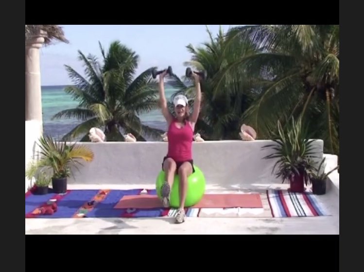 NikkiFitness's tweet image. #workoutwednesday #moveoftheweek A #stabilityball is great for a home gym! Challenge your core &amp;amp; arms by sitting on it w 1 foot up/do shoulder presses w heavy weights! Switch legs half way - 20 reps x 3 sets🏋️‍♀️ Get more from my 30min Stability Ball Workout on the #nikkifitnessapp