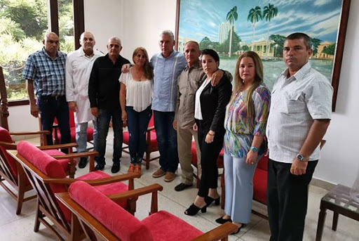 DiazCanelB's tweet photo. Hoy cumple años el doctor Landy Rodriguez Hernández, quien permanece secuestrado. Conversé por teléfono con su mamá Marta y su esposa Leticia, expresándole  nuestro apoyo y cariño. #SomosCuba https://t.co/4wGc64d2FB