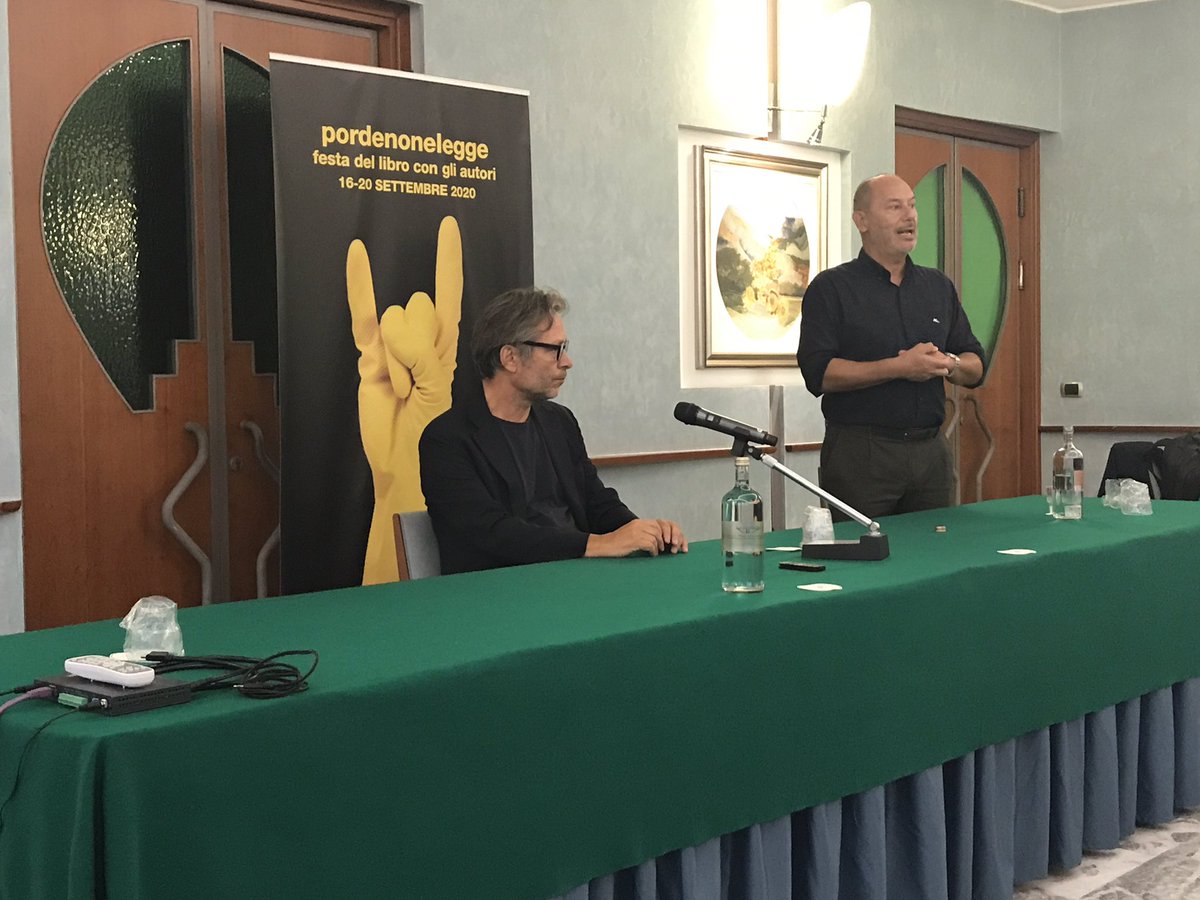 chiarasroom's tweet photo. Massimo Recalcati - Incontro con la stampa 
https://t.co/CnjXDjasi1 - Festa del libro con gli autori

#pnlegge2020 #chiarasroom https://t.co/YtPWGWMzee
