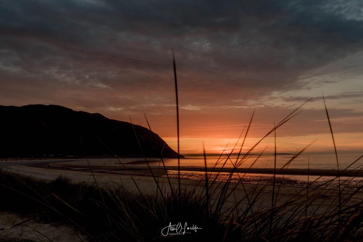 A11eey's tweet photo. Conwy Morfa Beach Sunset @Visiting_Conwy @Ruth_ITV @northwaleslive @Llandudno_INFO @WalesCoastUK @BBCCountryfile @DerekTheWeather @WalesCoastUK @AllThingsCymru https://t.co/BXatsaoEgb