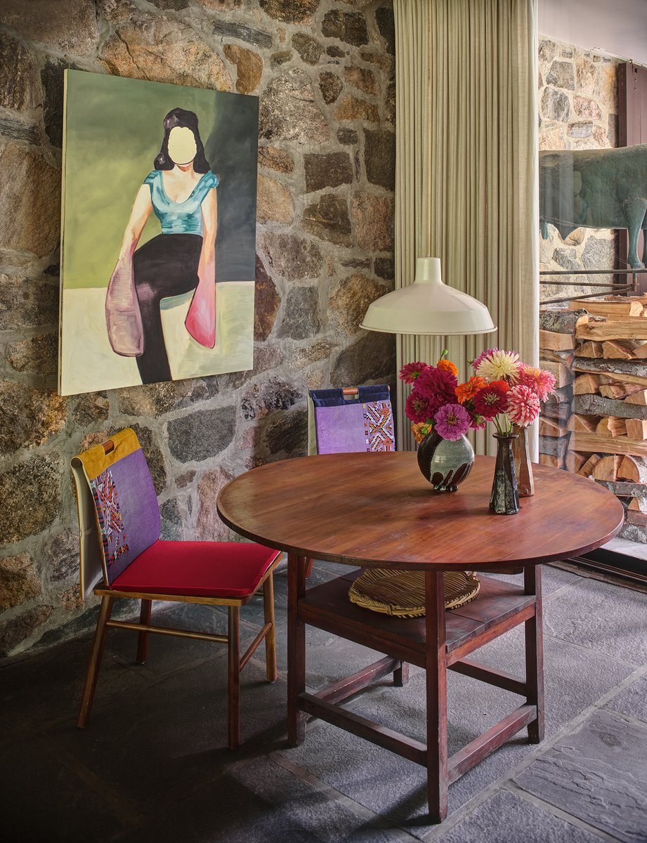 ArtfulJaunts's tweet photo. A new gallery-fair collaboration has popped up in a mid-century modern house in New Canaan, Connecticut. Read more in Artful Magazine. #objectandthing #noyeshouse #blumandpoe #mendeswood
https://t.co/NJBRApqI0w https://t.co/XwMapFdER3