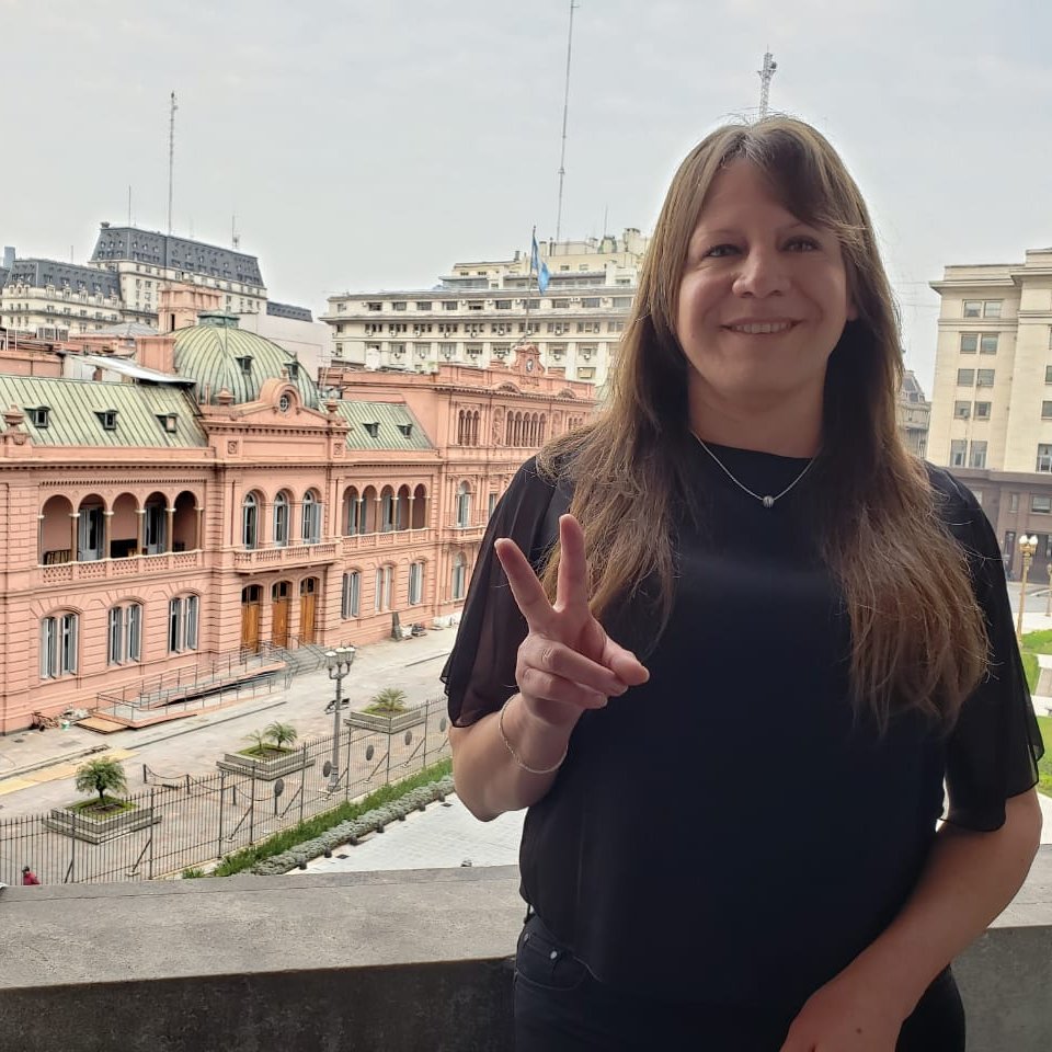 NQN_LAB's tweet image. 📢Hoy con @JuventudNeuquen  
"Reseteando la Agenda de DDHH en la ARG por/con/para les jóvenes!" con referentes federales del norte/centro/sur: 
@Gretel_Galeano @APDHArgentina
@MartinFresneda @SenadoArgentina 
Ornela Infante @inadi y JP Bohoslavsky @UNRIONEGRO
#NocheDeLosLapices