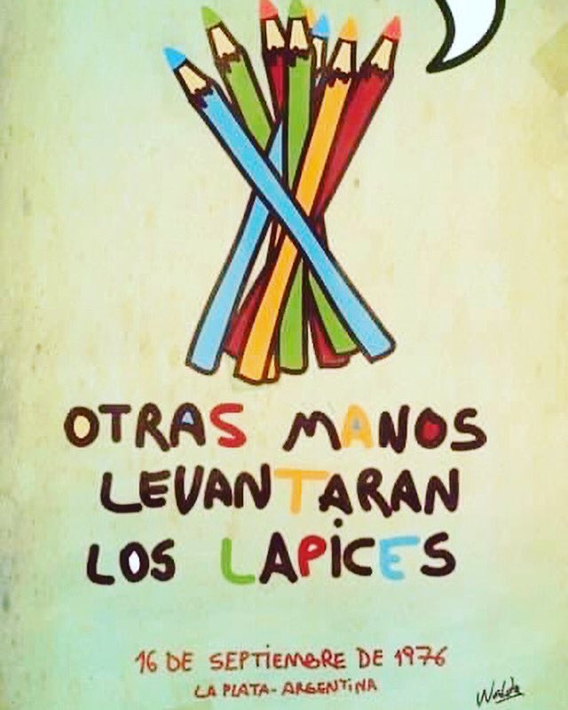 perezagnesa's tweet photo. A 44 años de la #NocheDeLosLápices, recordamos la lucha de los estudiantes por el boleto estudiantil
Con secuestros, torturas quisieron silenciarlos.
Hoy más que nunca #LosLápicesSiguenEscribiendo Como decía Néstor:“Cuando la juventud se pone en marcha, el cambio es inevitable”. https://t.co/v9jRLmmTIi