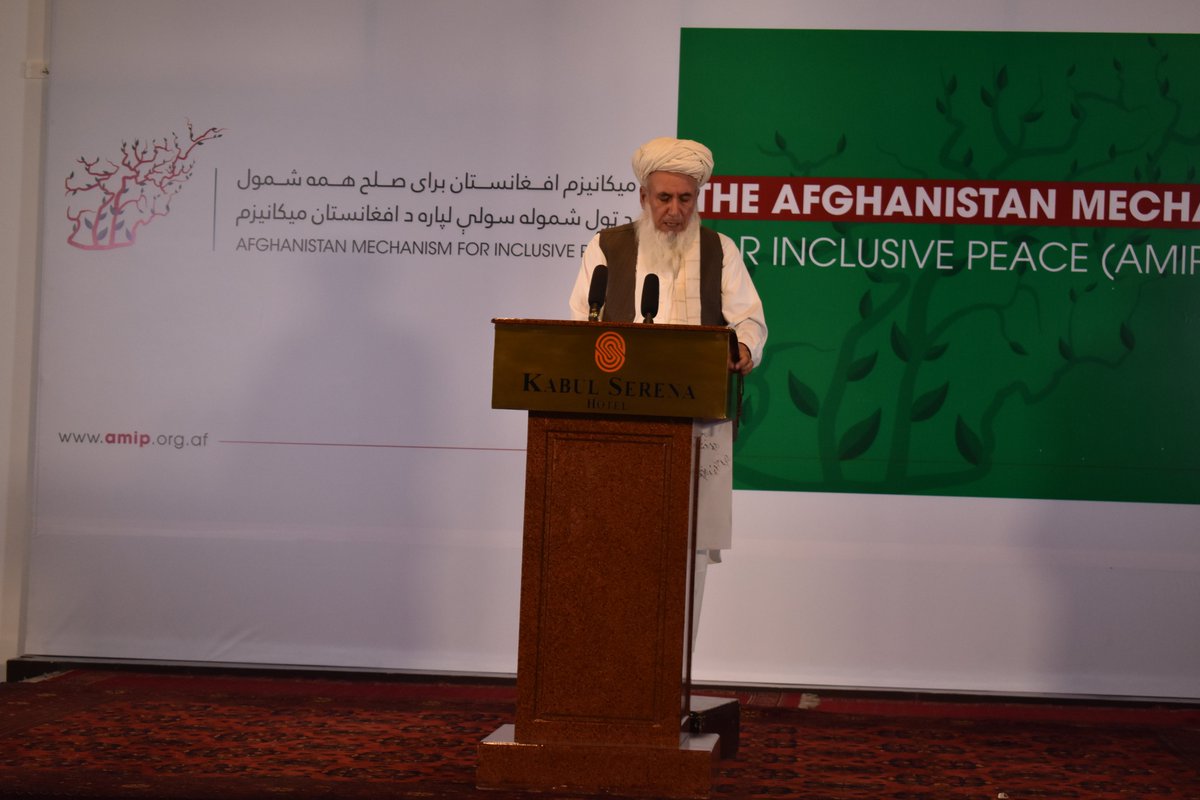 vap_afg's tweet photo. د #AMIP_AF د پرانيستې غونډې په وروستیو شیبو کې د پنځمې کاري ډلې استازي د خپلې کاري ډلې موندنې له ګډونوالو سره شريکوي.
#amip2020 https://t.co/r4DWTCPO2R