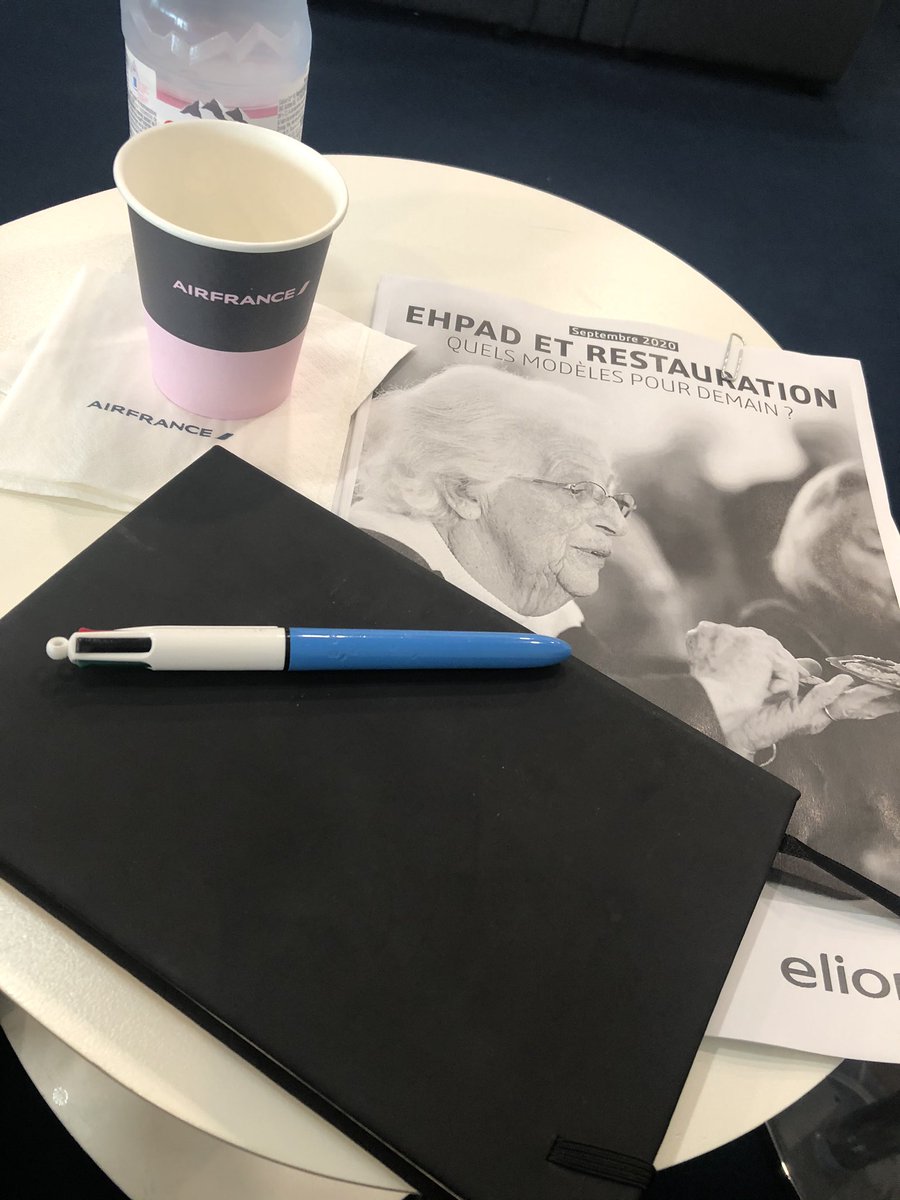 Attente studieuse... #chefelysee #chefconnected #flyingchef #guillaumegomez #guillaumegomezpageofficielle #orly