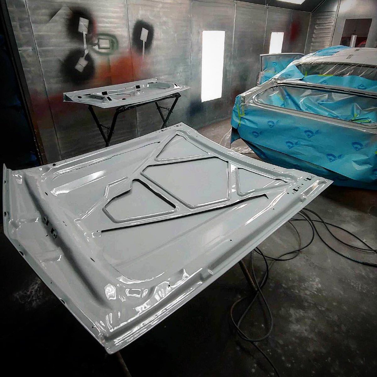 PrescottHotRods's tweet photo. Mike spent some time this week laying color on the ‘73 Maverick’s jambs.
.
#Ford #Fomoco #Maverick #fordmaverick #autobodyandpaint #jambing #metallicblue #paintbooth #akzonobel #autorestoration #newpaintjob #carsofinstagram #bluecar #bluecars https://t.co/DqVmau6vno