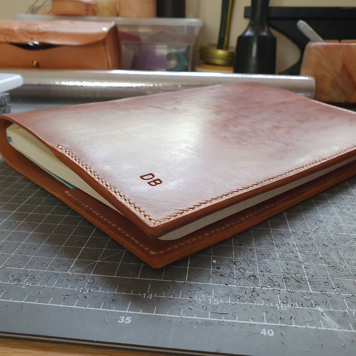 SandraPoppys1's tweet image. Personalised Leather Journal, Custom Leather Journal tuppu.net/efbcbc92  #PersonalizedJournal