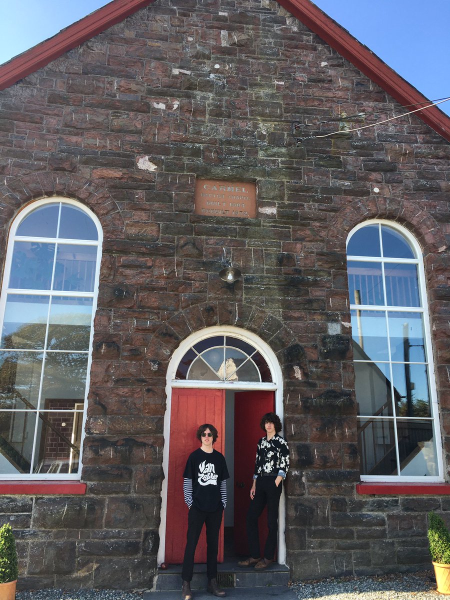 Tonight! Friday Night is getting a spin on <a href="/BBCIntroSouth/">BBC Music Introducing The South</a>!

Tune in at 8pm online, or 95.3 FM (Brighton) or 104-104.8 FM (Sussex &amp; Surrey).
Tweet in or text in on 81333 starting yr text with the word ‘radio’ and tell DJ Melita if you dig it!