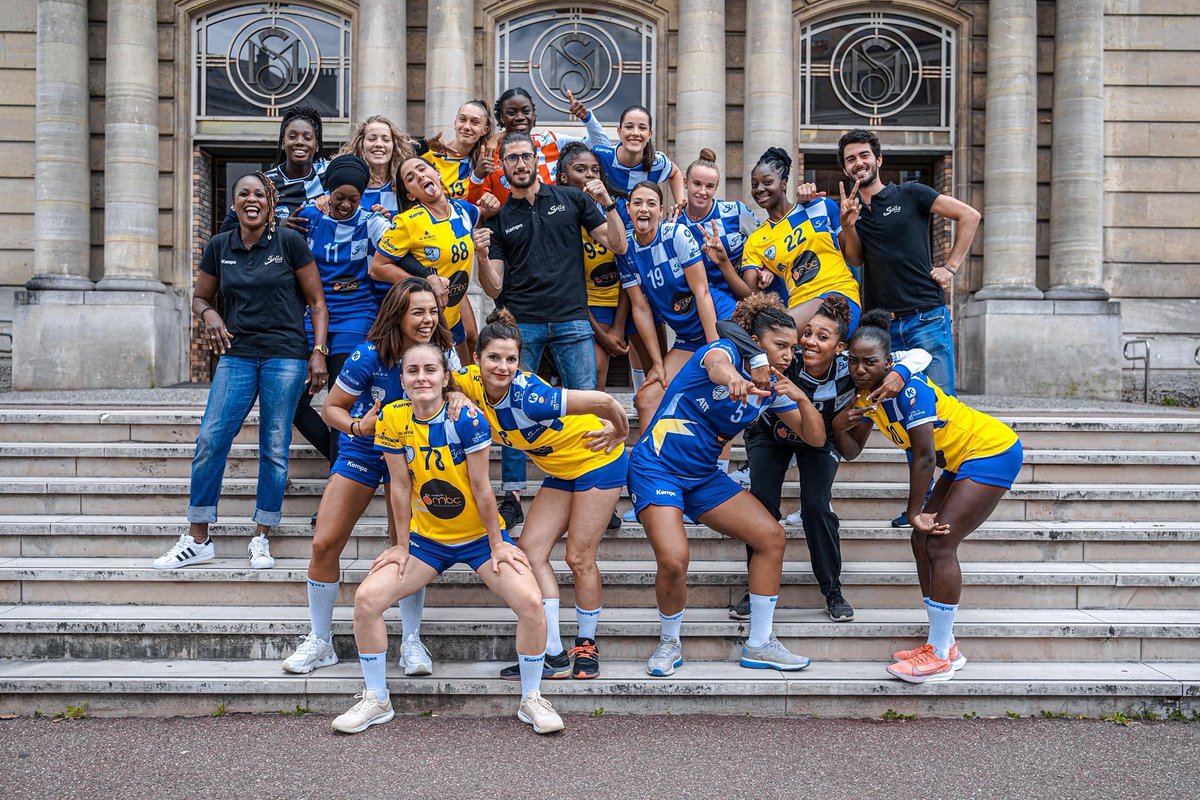 STELLA_HANDBALL's tweet photo. 🔜 Nous sommes de retour sur Twitter 🤫🌟
#lesetoiles #Boumboumpizza #Ipsumconseil, #pomelosmbc #voscavistesbarbus, #aubureaubonneuil #vgasaintmaur, #villedeSaintMaurdesFossés, #valdemarne #îledeFrance https://t.co/3tk5aE1Omg
