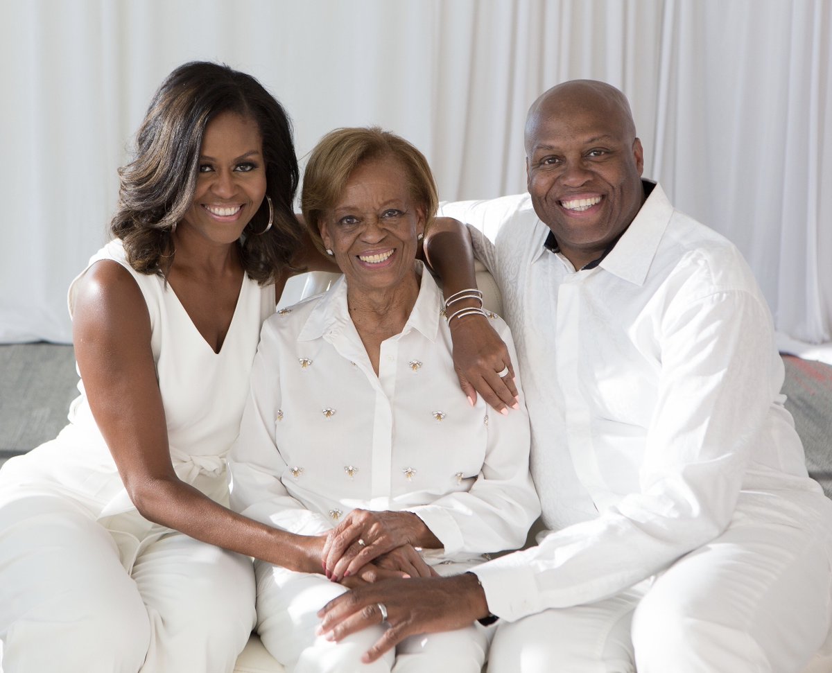 For my final episode of The #MichelleObamaPodcast, I brought on my wonderful mother and brother @CraigMalRob to talk about everything from our upbringing to our approaches to parenthood. It’s one of my favorite conversations of the season. Listen in: spoti.fi/MichelleObamaP…