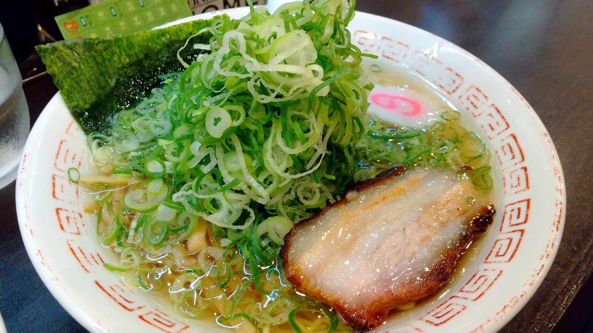 ふーみちゃん 一文字結 にて しお中華そば ねぎ富士 トッピング 中華そば ねぎ富士トッピング チャーハン 新しく登場したトッピング ねぎ富士 使用しているネギの種類を変えたそうです チャーハン 相変わらずのメチャ旨でした もちろんメイン