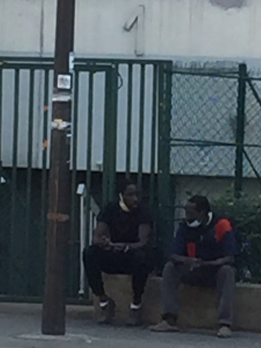 LeBousculeur's tweet image. Comme la police ne fait pas son travail,je le fais pour eux #balancetondealeur #modou 
Lieux: tramway porte d Aubervilliers ou Rosa Parks de 7h a 20h tous les jours
@prefpolice @PoliceNationale @Parisjecoute @FrancoisDagnaud @GDarmanin @Paris19e