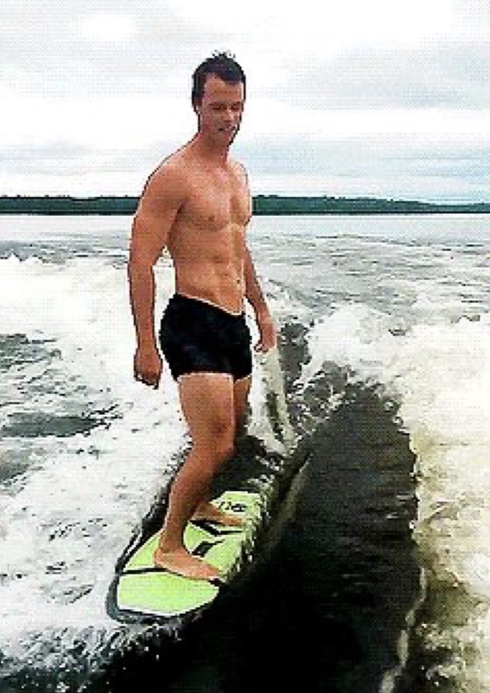 day 38 of jonny as puppies bring us surf/wakeboard puppy!! 