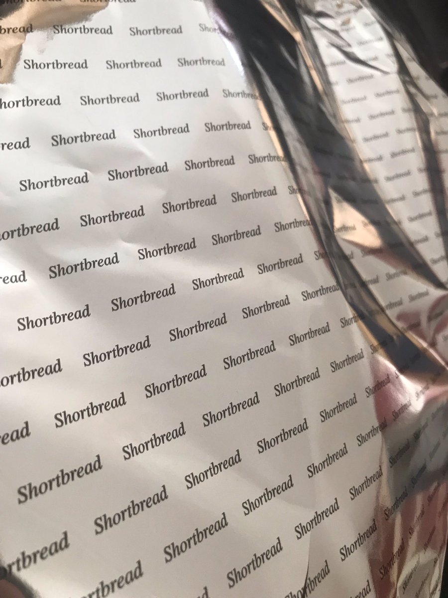 blokeonradio's tweet photo. Wrapping paper: sorted 👍🏻 #shortbreadwatch https://t.co/KG9OHUO1FL
