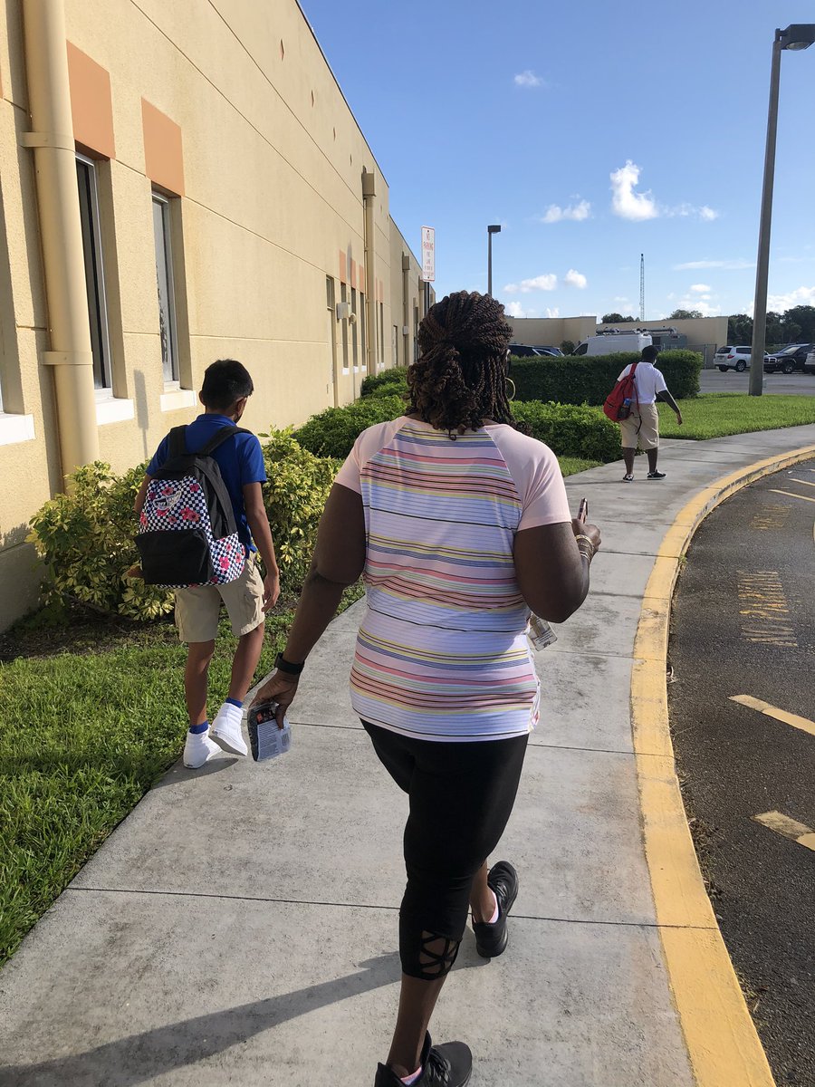 WatkinsSeminol1's tweet photo. Our students are ready to learn while practicing safe distances from each other. Our transportation and school staff promoted safety awareness with a smile and a welcome back greeting! https://t.co/8w4xMXzAWL