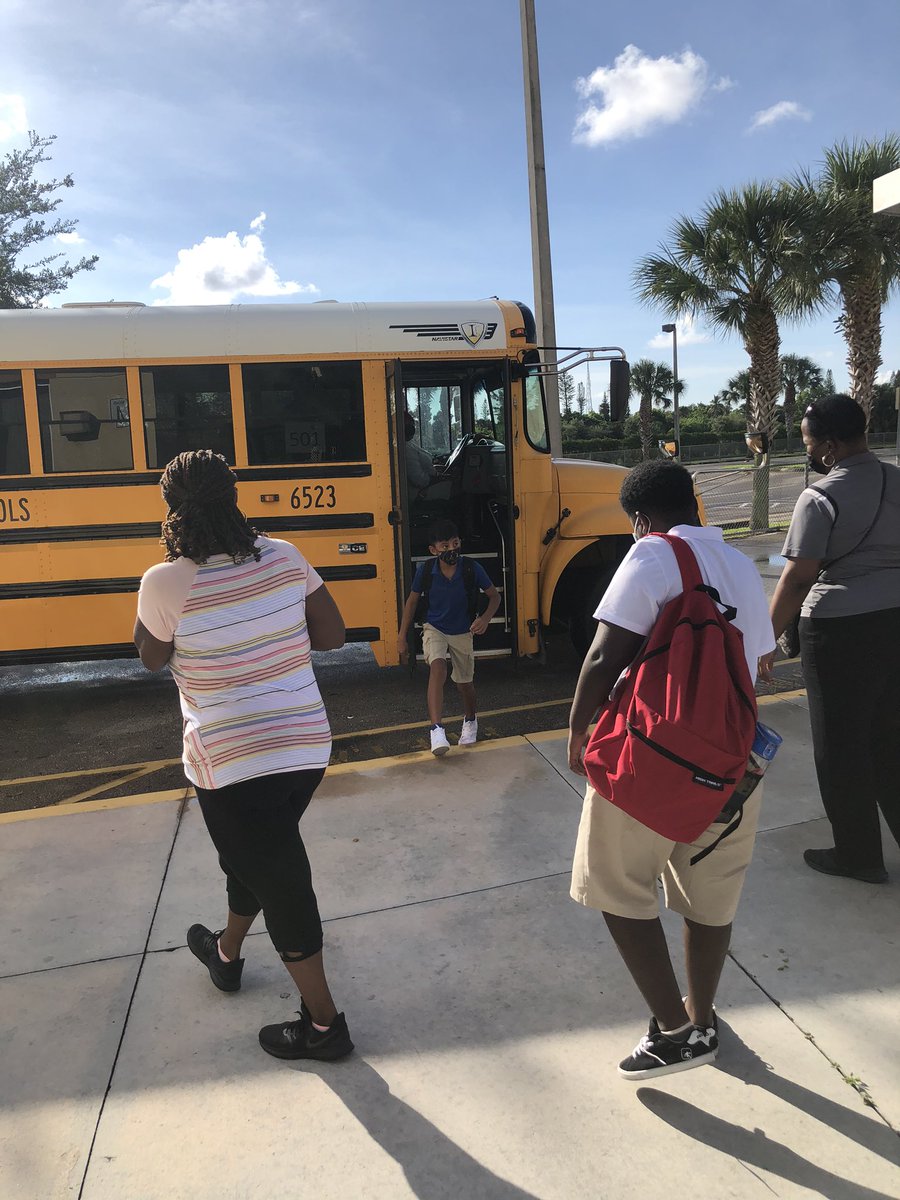 WatkinsSeminol1's tweet photo. Our students are ready to learn while practicing safe distances from each other. Our transportation and school staff promoted safety awareness with a smile and a welcome back greeting! https://t.co/8w4xMXzAWL