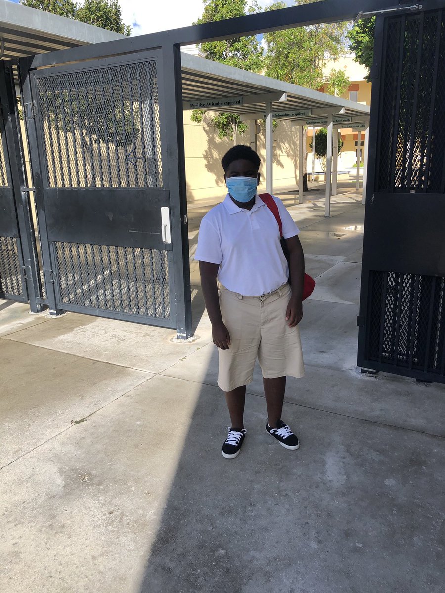 WatkinsSeminol1's tweet photo. Our students are ready to learn while practicing safe distances from each other. Our transportation and school staff promoted safety awareness with a smile and a welcome back greeting! https://t.co/8w4xMXzAWL