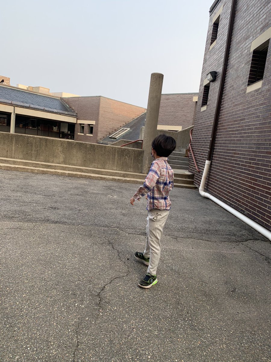 AcademyBigyan's tweet photo. First day of school. Empty buildings https://t.co/xT3jGQNa70