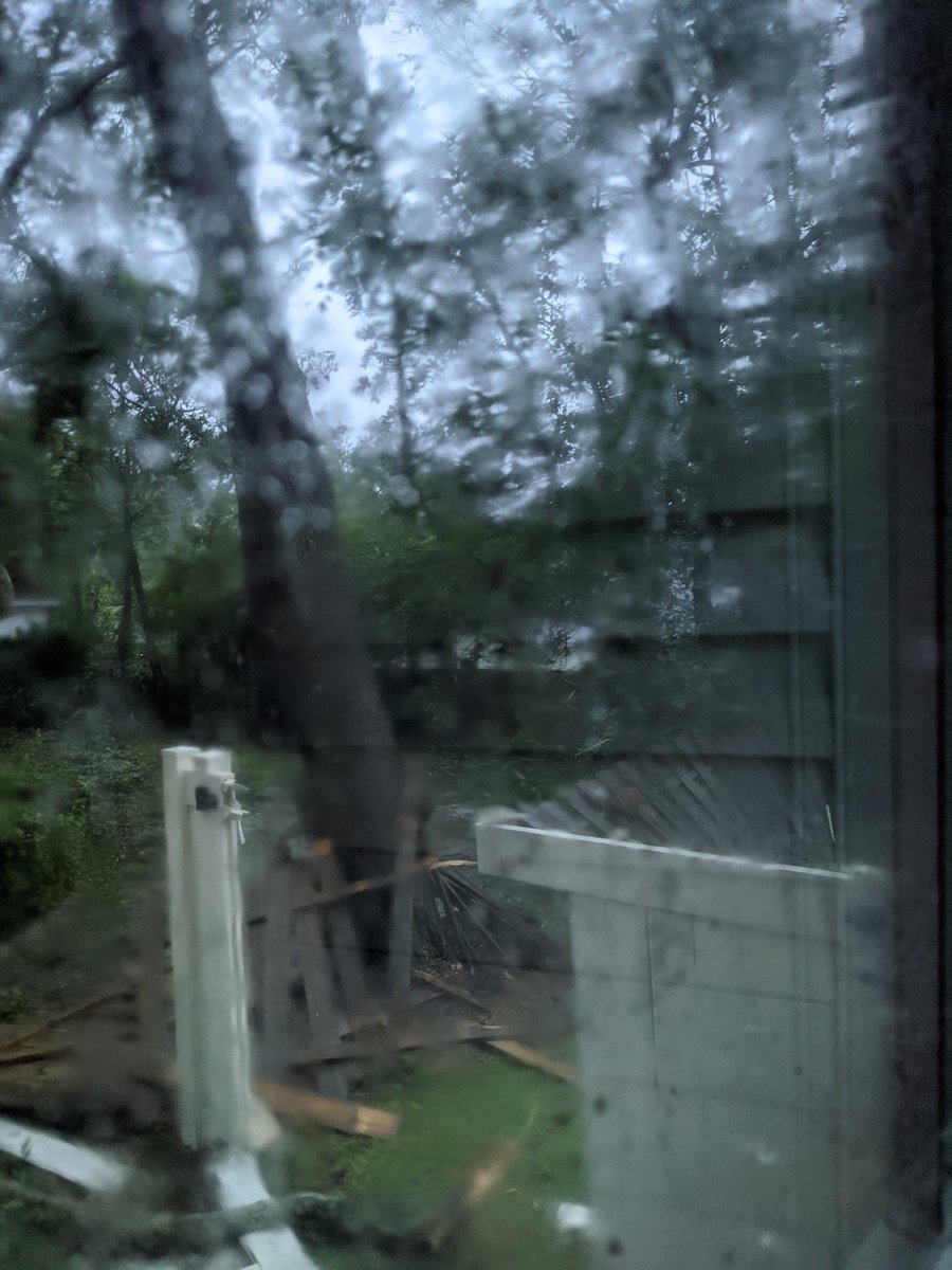 Pensacola will only see a major rain event they said. #Sally decided otherwise. Still pretty nasty here in Pensacola. Not the best pics through rainy windows. 1\2