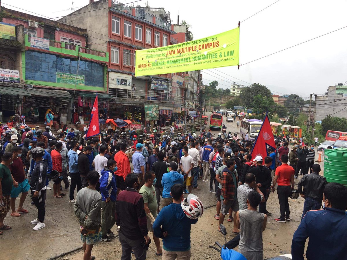 MountainLhamo's tweet photo. This is the ability of ordinary citizens to make their disapproval heard. The citizens want Kulman Ghising to be re-instated. Nepal's leaders have been using their positions of power to enrich themselves. This has to stop 

#IAmWithKulmanGhising
#Maitighar #Jorpati #Balaju #Nepal https://t.co/i3lzol1cAA