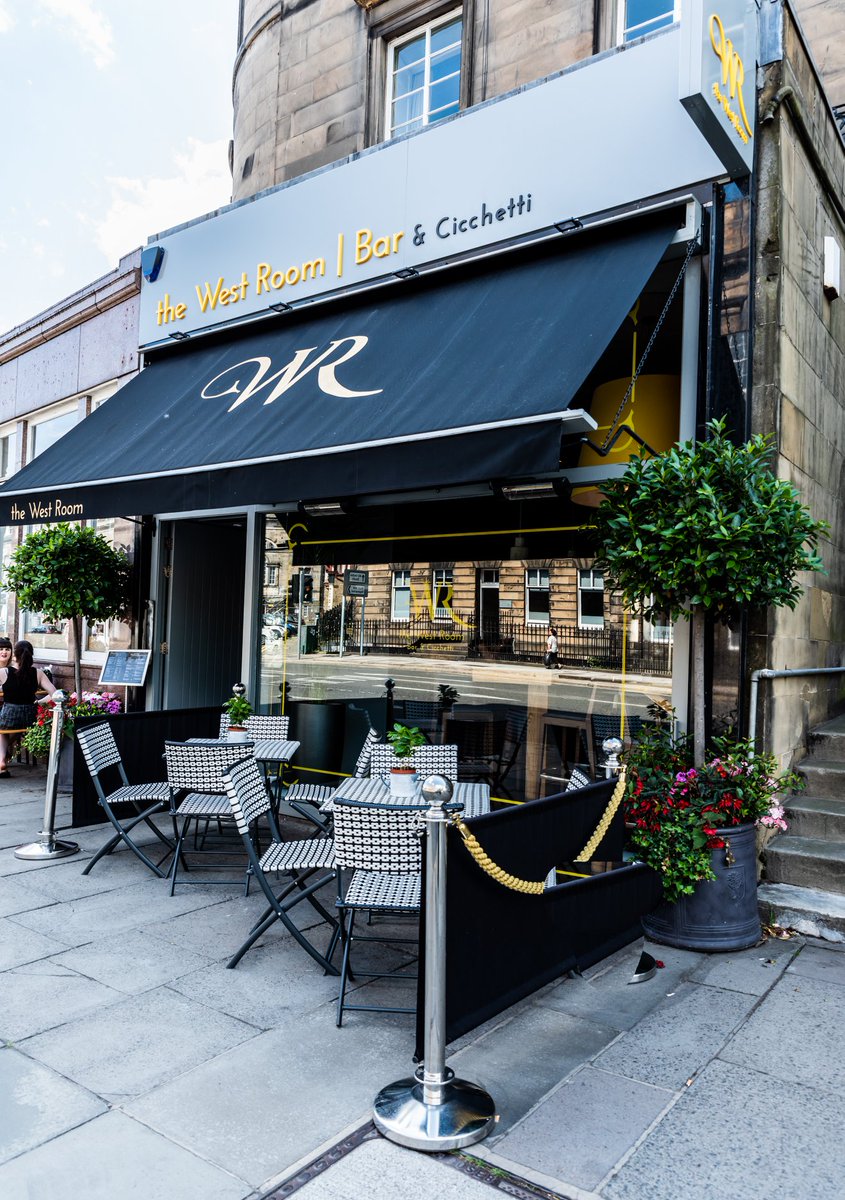 Our restaurant setting is just as enticing as our food! 🙌🏼 
Relax, dine and drink at The WestRoom.