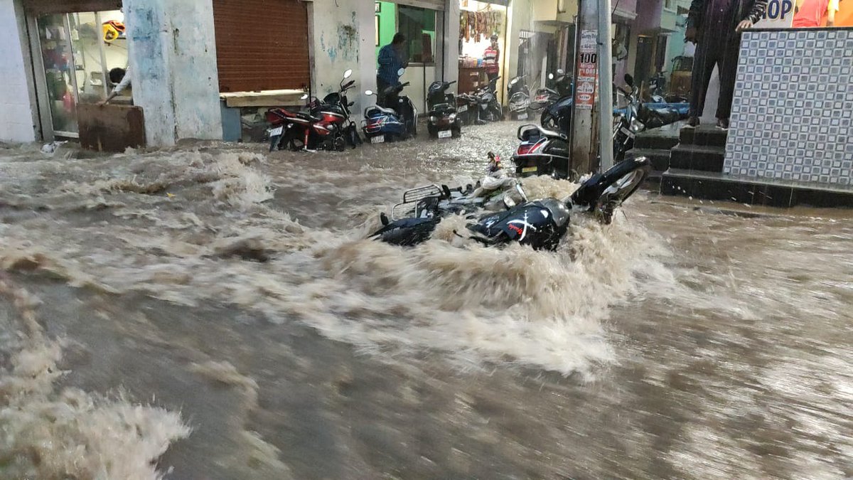 Kausar Mohiuddin (@kausarmohiuddin) on Twitter photo @KTRTRS <a href="/arvindkumar_ias/">Arvind Kumar</a> <a href="/GHMCOnline/">GHMC</a> <a href="/ZC_Khairatabad/">Zonal Commissioner Khairatabad, GHMC</a> @Director_EVDM Need your attention instead of giving representions/proposals & complaints to concern GHMC officers this is the current condition in my constituency Due to Heavy Hakeempet,Nanalnagar div drowned out <a href="/asadowaisi/">Asaduddin Owaisi</a> @KTRTRS <a href="/arvindkumar_ias/">Arvind Kumar</a> <a href="/GHMCOnline/">GHMC</a> <a href="/ZC_Khairatabad/">Zonal Commissioner Khairatabad, GHMC</a> @Director_EVDM Need your attention instead of giving representions/proposals & complaints to concern GHMC officers this is the current condition in my constituency Due to Heavy Hakeempet,Nanalnagar div drowned out <a href="/asadowaisi/">Asaduddin Owaisi</a>