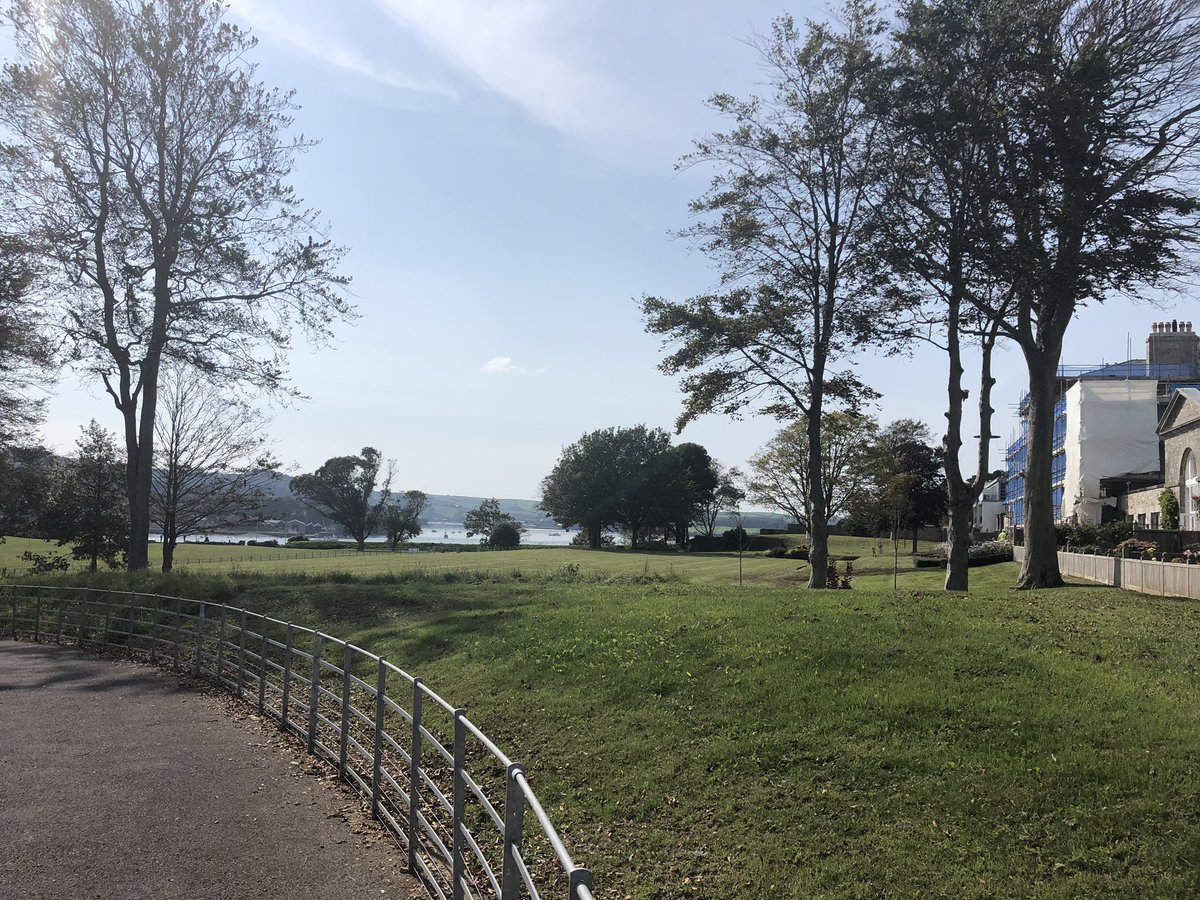 MountWise's tweet photo. Another beautiful day @MountWise ☀️🌳☀️🌳 Teesra House is basking in the last of the summer sun, we also took a lunchtime walk in the gardens which all the residents enjoy. https://t.co/2qVy2D8VBC