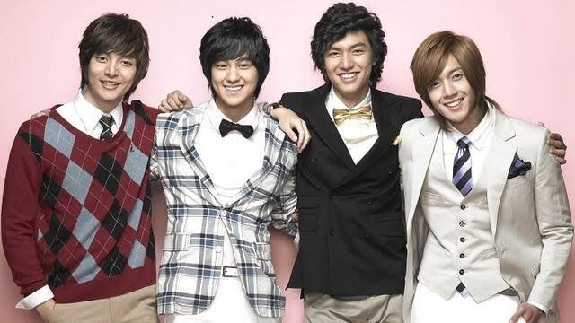DL_xiaozhuzhu's tweet photo. แบนค่ะ ไม่ใช่เพราะบทหรือนักแสดง!! เป็นฟค.F4มาทุกเวอร์ชั่น แต่ที่แบนเพราะว่าถ้าไทยเอามาทำยังไงก็พัง จากซีรีส์ที่ชอบจะกลายเป็นซีรีส์ที่ป่วยและปสด.ไปทันที  #แบนF4 https://t.co/FghlpAjpm4
