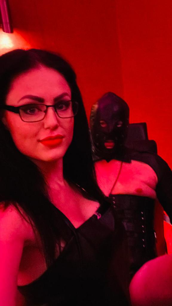 widder_08's tweet photo. meine Herrin Lady Blackdiamoond @HerrinBD https://t.co/XueliSO6tk hat mich endlich wieder im Fetischinstitut @FetischInstitut empfangen können und mir gezeigt, wozu meine #balls gerade noch gut sind. #KlinikSklave #NadelSpiele #cbt #torture #bdsm #sklave #slave #dominastudio https://t.co/M1HTV07jTs