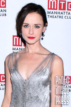 Happy Birthday Wishes to this beautifully talented lady Alexis Bledel!           