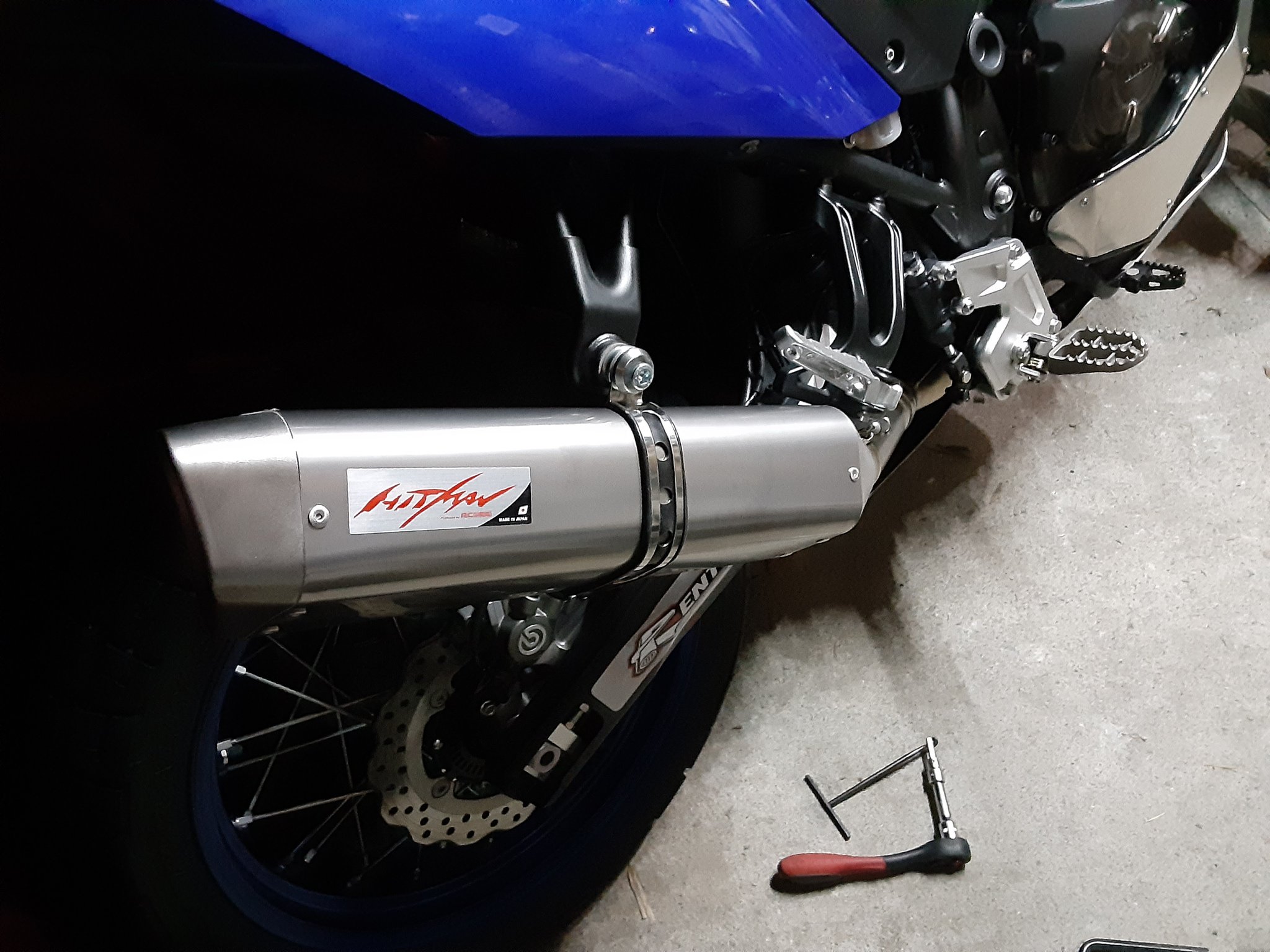 【美品】テネレ700 HITMANチタンスリップオンマフラー　RC甲子園 美品】テネレ700 HITMANチタンスリップオンマフラー RC甲子園 美品