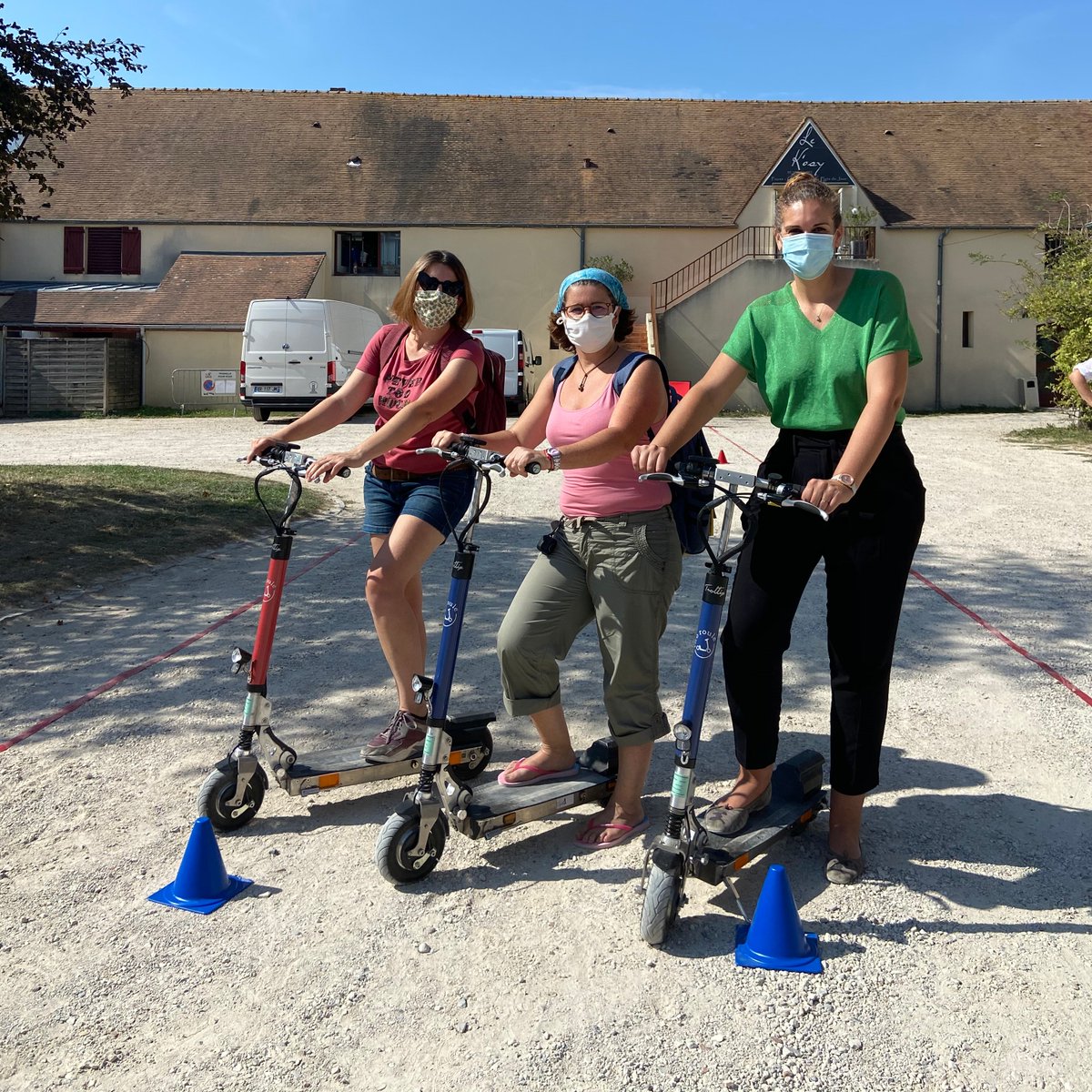 WIPSEntreprises's tweet photo. De plus en plus de bonnes raisons de laisser la voiture au garage et de se rendre en #velo au travail sur #courtaboeuf en toute sécurité et avec du style (vélo KISS ebike). On a testé et adopté ;-) https://t.co/JWDDGSSU1g