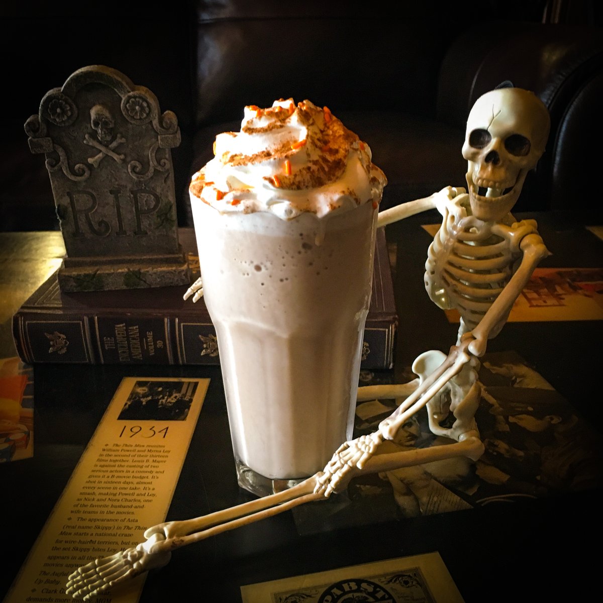 ravencafeph's tweet photo. Looks like it’s gonna be a warm one.
Cool down with a tasty Pumpkin Frost Chai Chiller.
(No actual pumpkins were harmed in the making of this drink.)
#sogood #chillydown #allthatwhippedcream #ravencafeph https://t.co/Fzzf2zHv4a